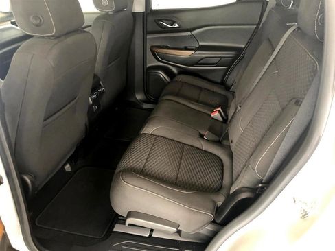 Used 2019 GMC Acadia SLE image 9