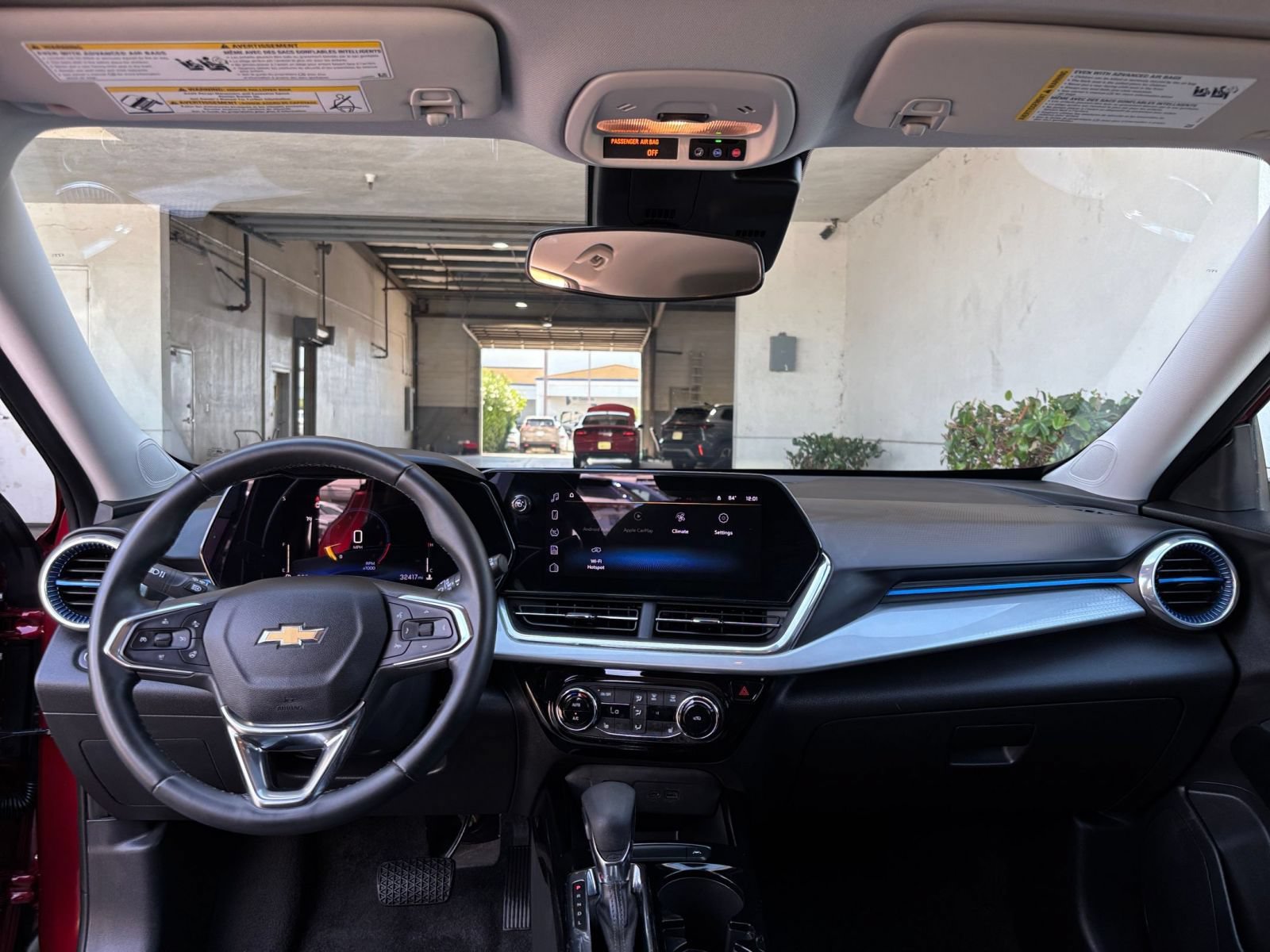 Used 2025 Chevrolet Trax LT w/ LT Convenience Package FWD image 59