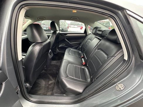 Used 2015 Volkswagen Passat 1.8T Limited Edition image 24