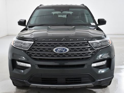 Used 2023 Ford Explorer XLT w/ Equipment Group 202A image 3