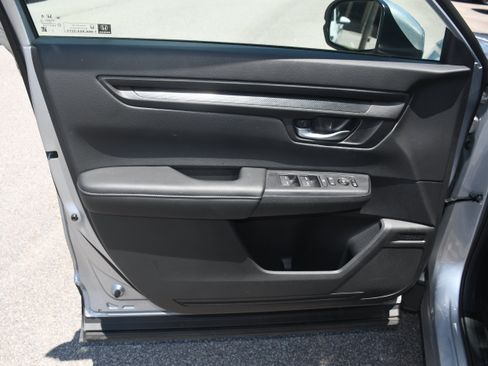 Used 2025 Honda CR-V EX image 6