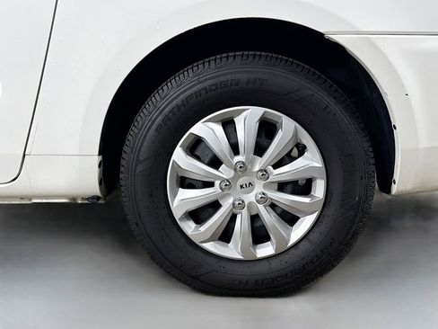 Used 2014 Kia Sedona LX FWD image 38