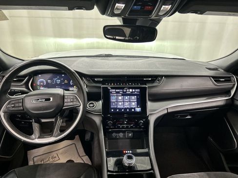 Used 2021 Jeep Grand Cherokee L Laredo image 18