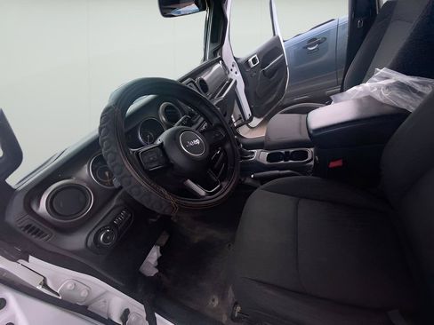 Used 2018 Jeep Wrangler Unlimited Sport S AWD/4WD image 23