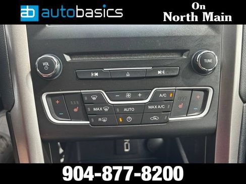 Used 2018 Ford Fusion SE w/ Fusion SE Technology Package FWD image 28