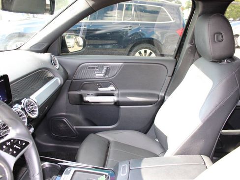 Used 2024 Mercedes-Benz GLB 250 image 14