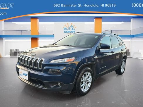 Used 2018 Jeep Cherokee Latitude Plus w/ Comfort/Convenience Group FWD image 3