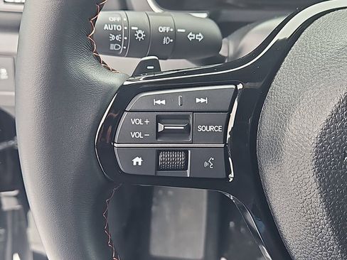 Used 2025 Honda Pilot Sport image 22