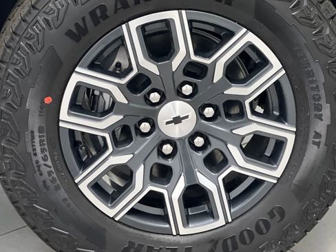 Used 2026 Chevrolet Colorado Z71 AWD/4WD image 62