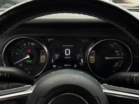 Used 2023 Jeep Wrangler Unlimited Sahara w/ Cold Weather Group AWD/4WD image 20