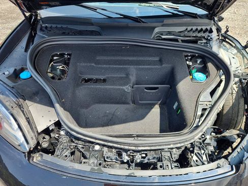 Used 2025 Porsche Macan 4S Electric AWD/4WD image 9
