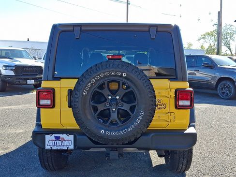 Used 2021 Jeep Wrangler Unlimited Willys image 6