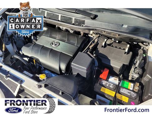 Used 2011 Toyota Sienna XLE image 28