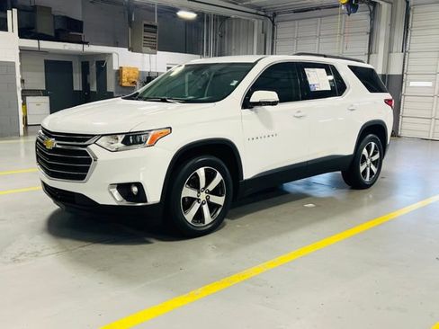 Used 2020 Chevrolet Traverse LT w/ LT Premium Package FWD image 15