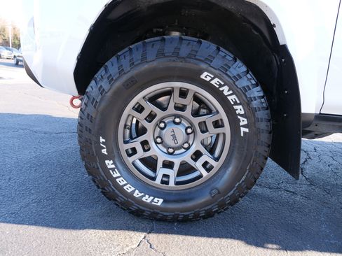 Used 2020 Toyota 4Runner SR5 image 13