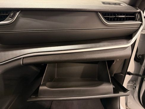 Used 2024 Jeep Grand Cherokee L Laredo image 29