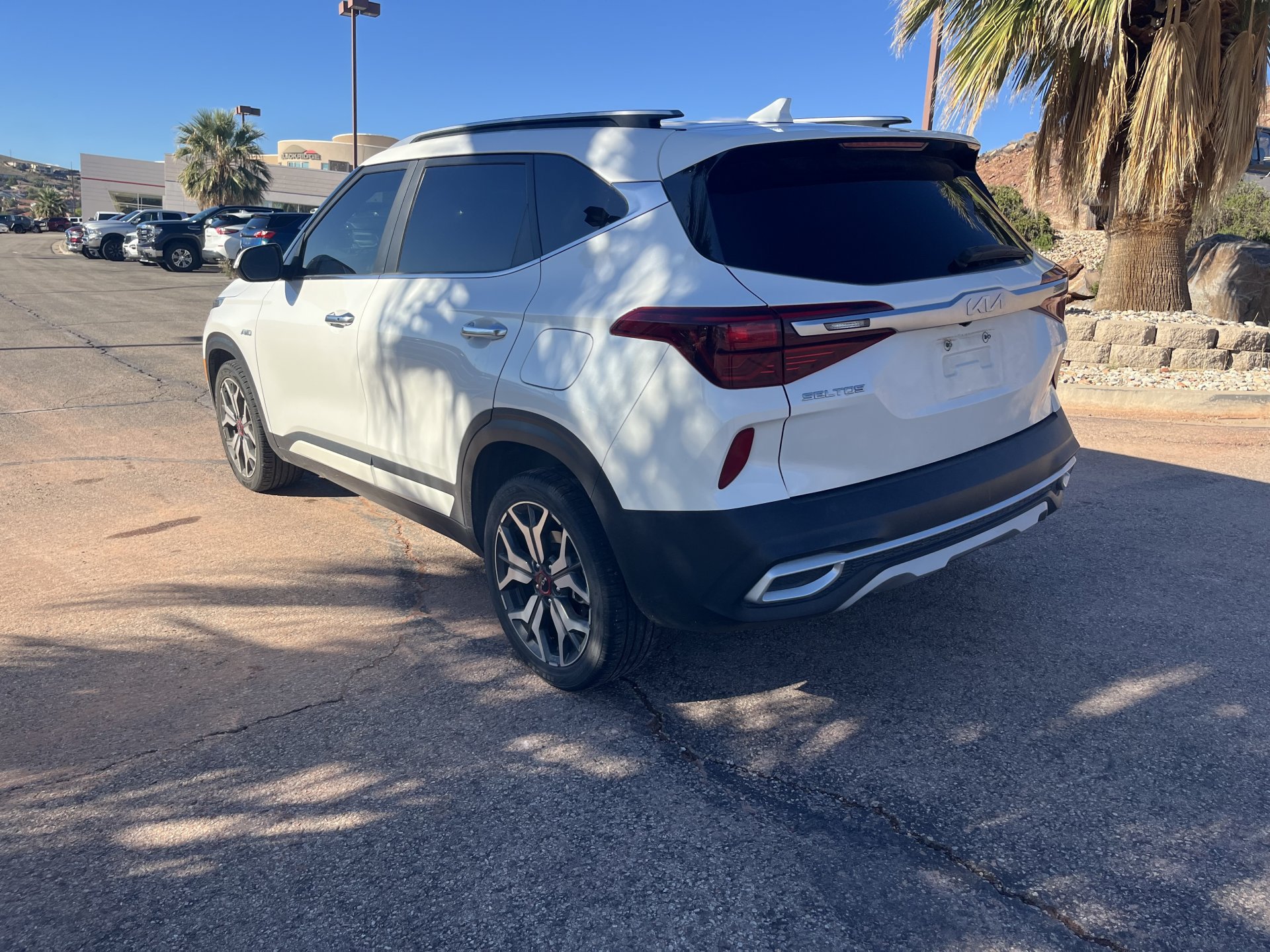 Used 2022 Kia Seltos SX w/ Sunroof Package AWD/4WD image 7