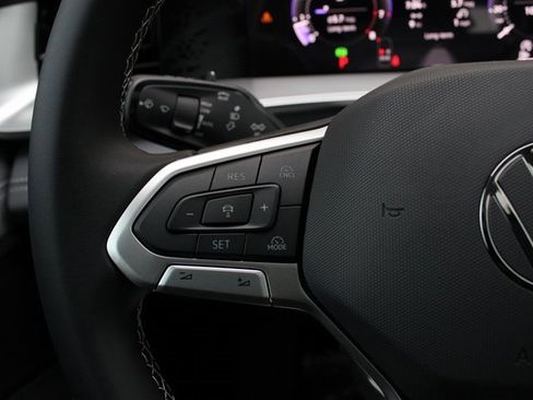 New 2026 Volkswagen Tiguan SE image 13