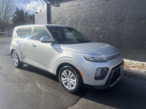 Used 2020 Kia Soul LX image 4
