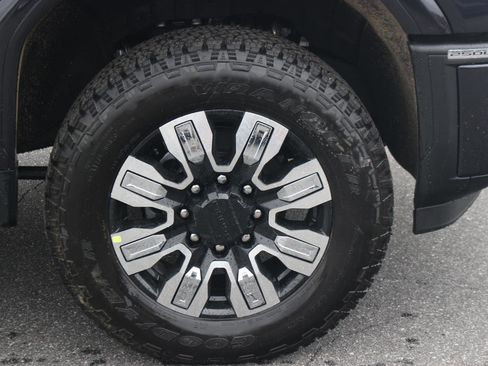 New 2026 GMC Sierra 2500 Denali w/ Denali Reserve Package image 9