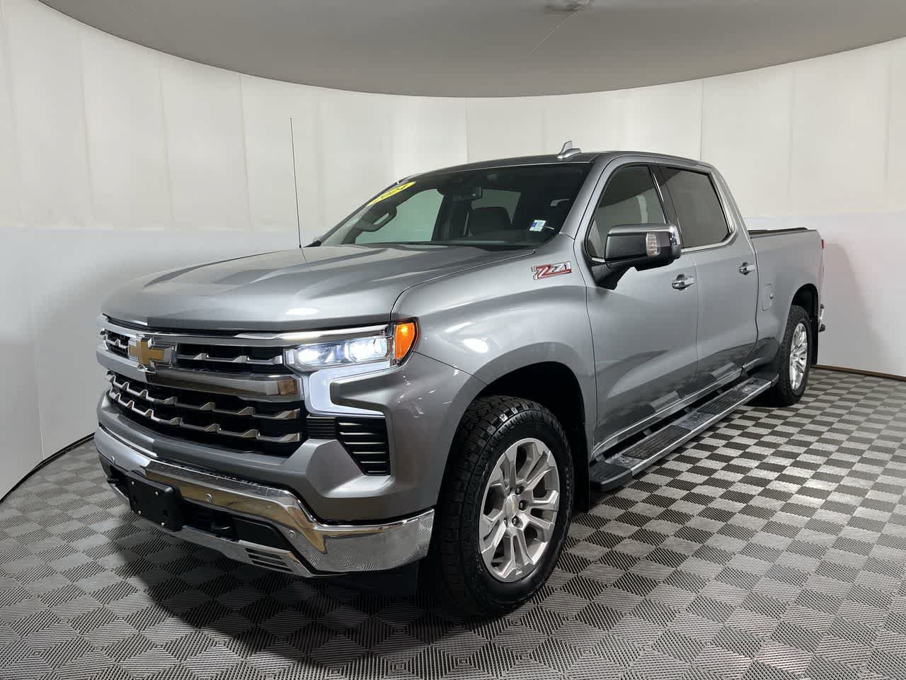 Used 2024 Chevrolet Silverado 1500 LTZ AWD/4WD image 4