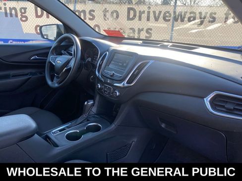Used 2018 Chevrolet Equinox LT image 17