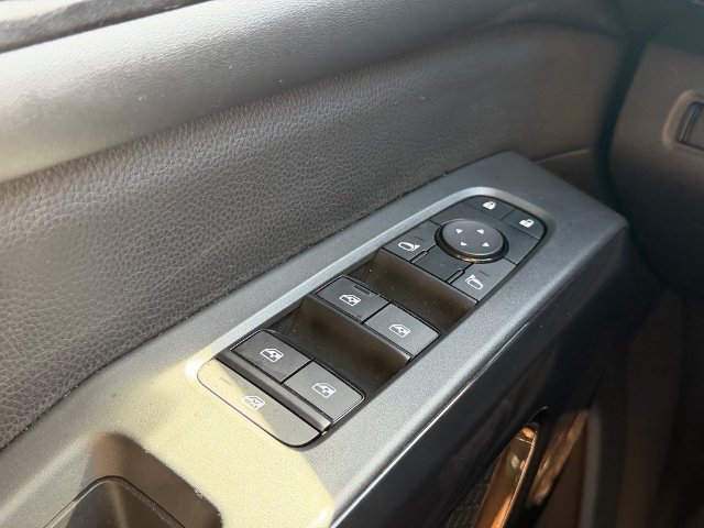 Used 2023 Nissan Pathfinder S FWD image 25