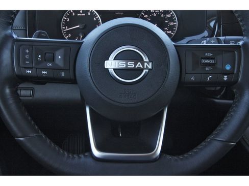 Certified 2025 Nissan Pathfinder SV FWD image 18