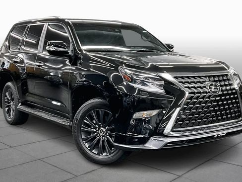 Used 2023 Lexus GX 460 Premium w/ Accessory Package image 3
