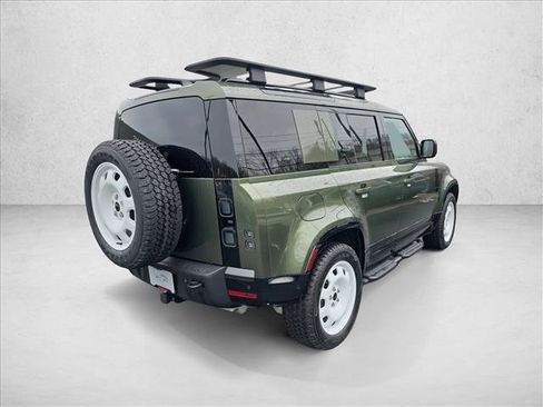 Used 2026 Land Rover Defender 110 X-Dynamic SE AWD/4WD image 5