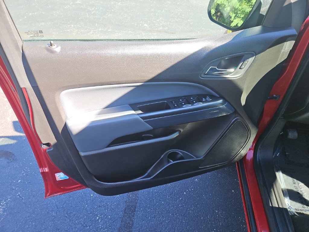 Used 2015 Chevrolet Colorado Z71 AWD/4WD image 15