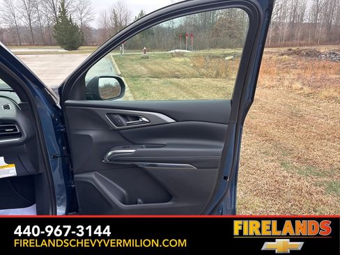 New 2026 Chevrolet Traverse LT w/ Driver Confidence Package image 36