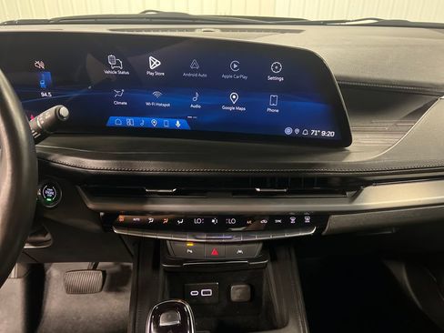 Certified 2024 Cadillac XT4 Premium Luxury AWD/4WD image 22
