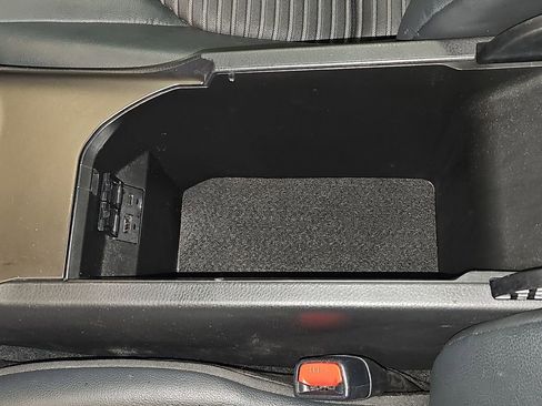 Used 2024 Toyota Camry SE image 25