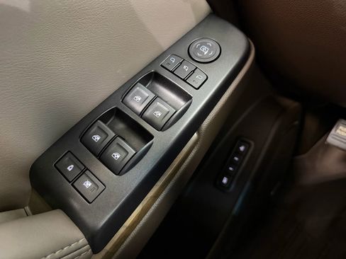 Used 2018 GMC Yukon XL Denali w/ Denali Ultimate Package image 27