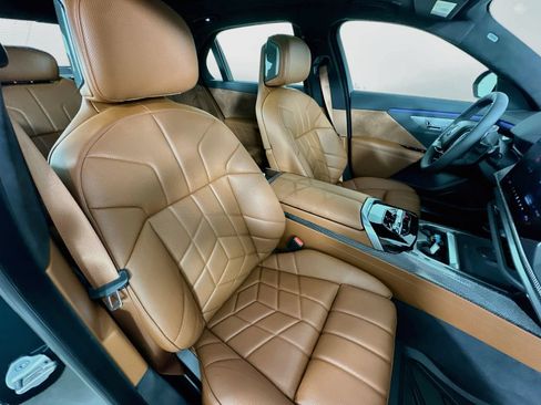 New 2027 BMW 740i xDrive w/ M Sport Professional Package AWD/4WD image 44