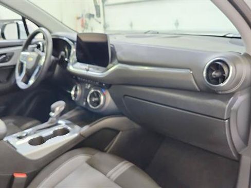 Used 2025 Chevrolet Blazer LT FWD image 22