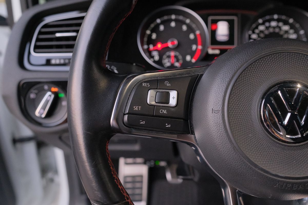 Used 2018 Volkswagen GTI S FWD image 16
