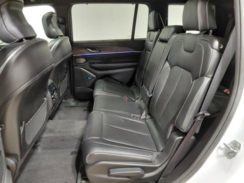 Used 2022 Jeep Grand Cherokee L Overland w/ Luxury Tech Group IV image 54