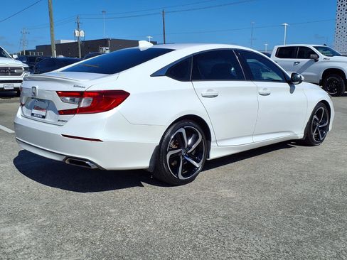 Used 2018 Honda Accord Sport image 24