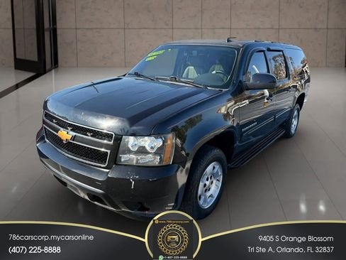 Used 2014 Chevrolet Suburban LT image 1