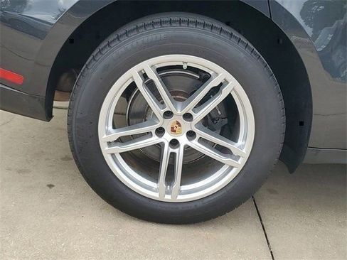 Used 2024 Porsche Macan w/ Premium Plus Package image 13