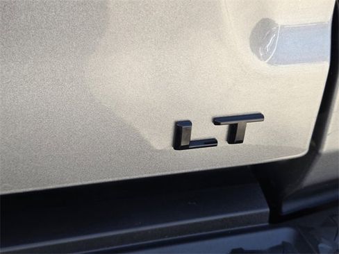 Used 2023 Chevrolet Colorado LT w/ LT Convenience Package II image 19