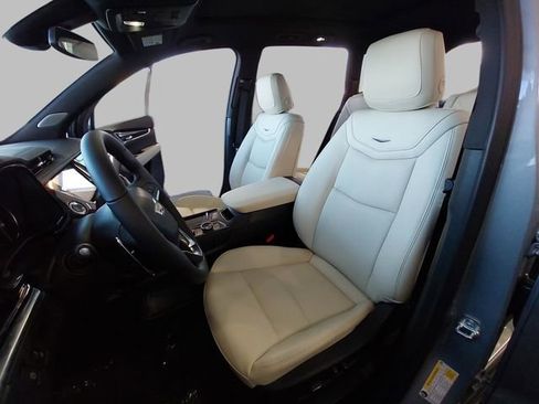 Used 2025 Cadillac XT6 Sport w/ LPO, Floor Liner Package image 16