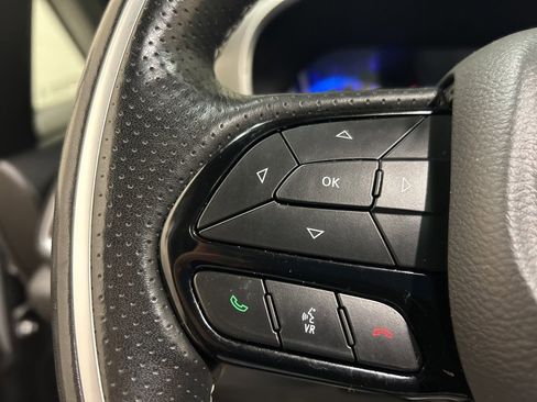 Used 2020 Chrysler Pacifica Limited w/ Quick Order Package 27H Red S image 21