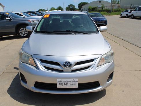 Used 2011 Toyota Corolla LE FWD image 2