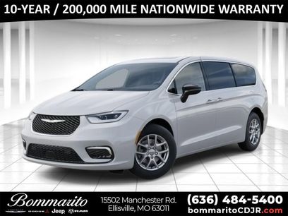 New 2025 Chrysler Pacifica Select
