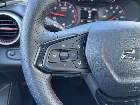 Used 2024 Chevrolet Trax RS w/ Sunroof Package image 30