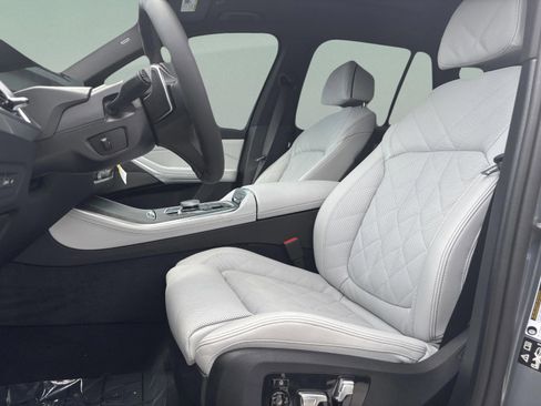 Used 2026 BMW X5 xDrive40i w/ M Sport Package image 22