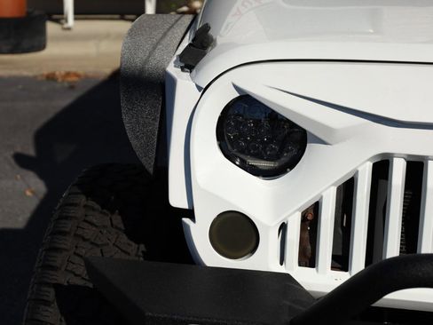 Used 2013 Jeep Wrangler Unlimited Sahara w/ Dual Top Group image 27